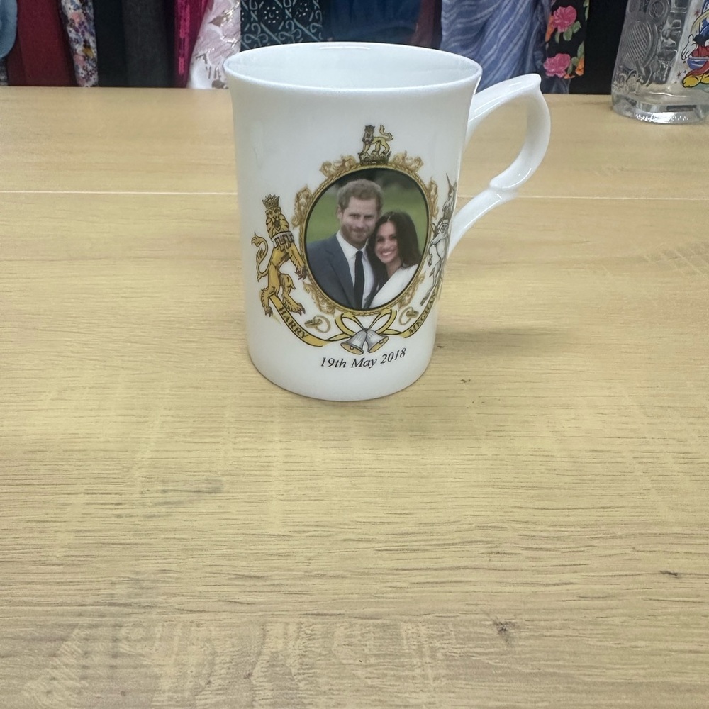 Prince Harry & Meghan Markle Royal Wedding Mug May 19 2018 Rose Of England EUC